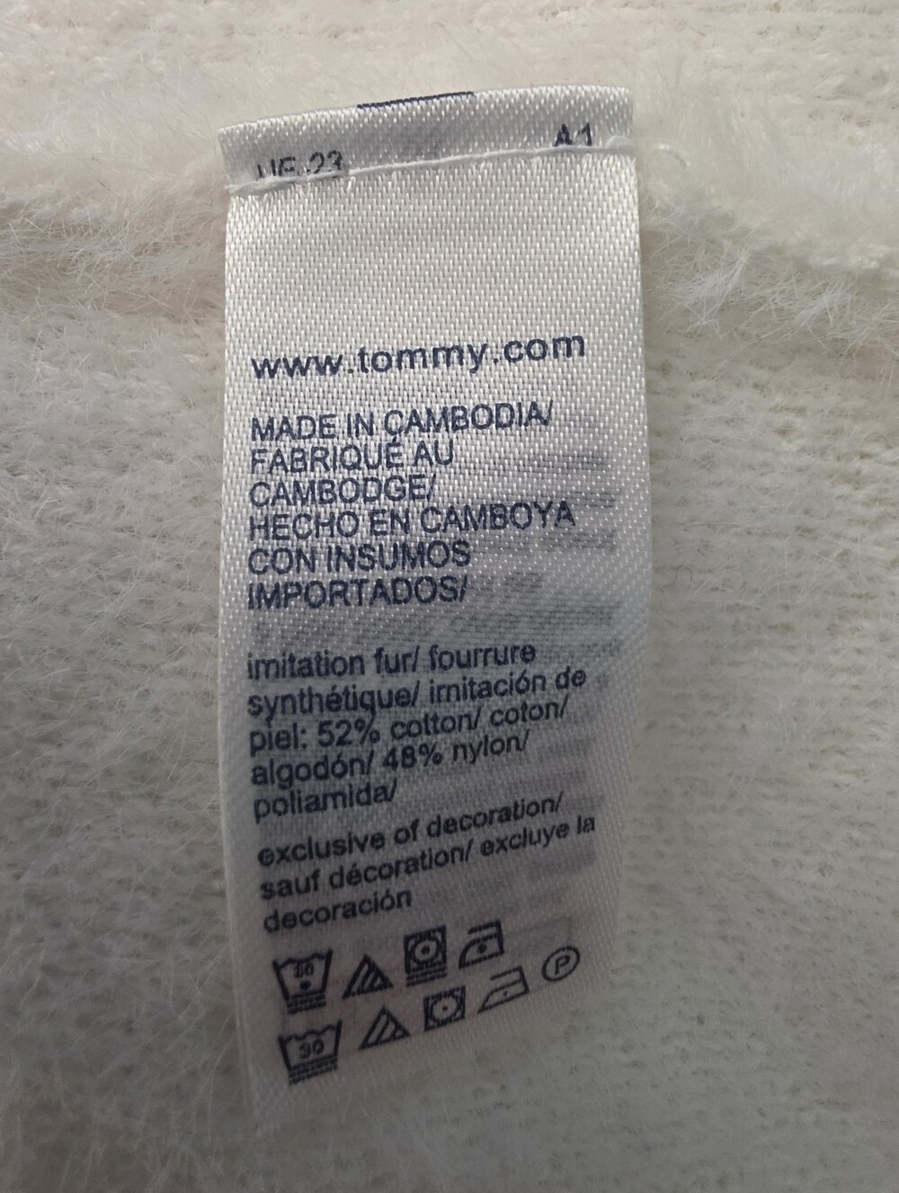 Tommy Hilfiger White Turtleneck Sweater with Navy and Red Logo - Picture 5 of 5